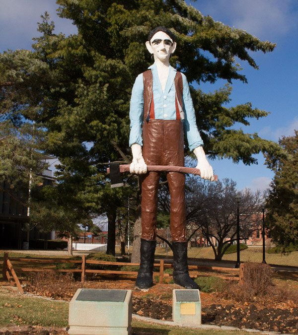 Giants on Route 66: Giant Skinny Lincoln
