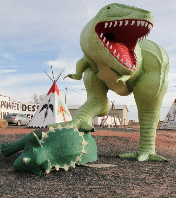 Giants along Route 66: Giant Dinosaurs @ Rainbow Rock Shop
