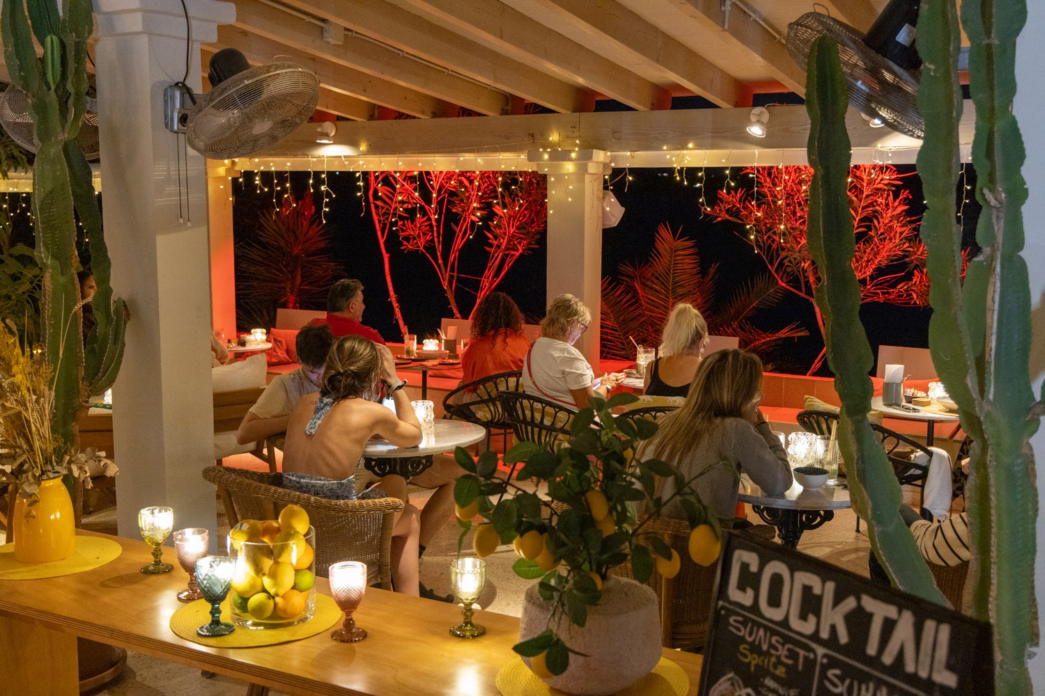 Restaurant Fonda la Savina in cosy lighting