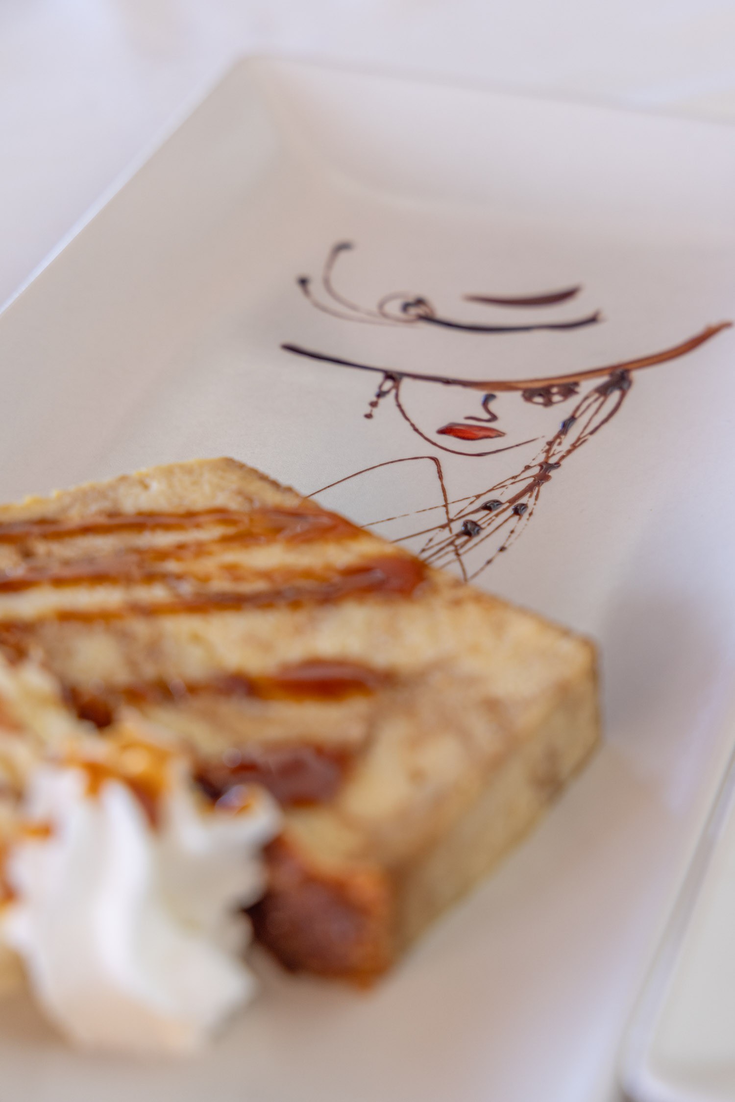 A beautiful decorated plate at Restaurant Can Rafale