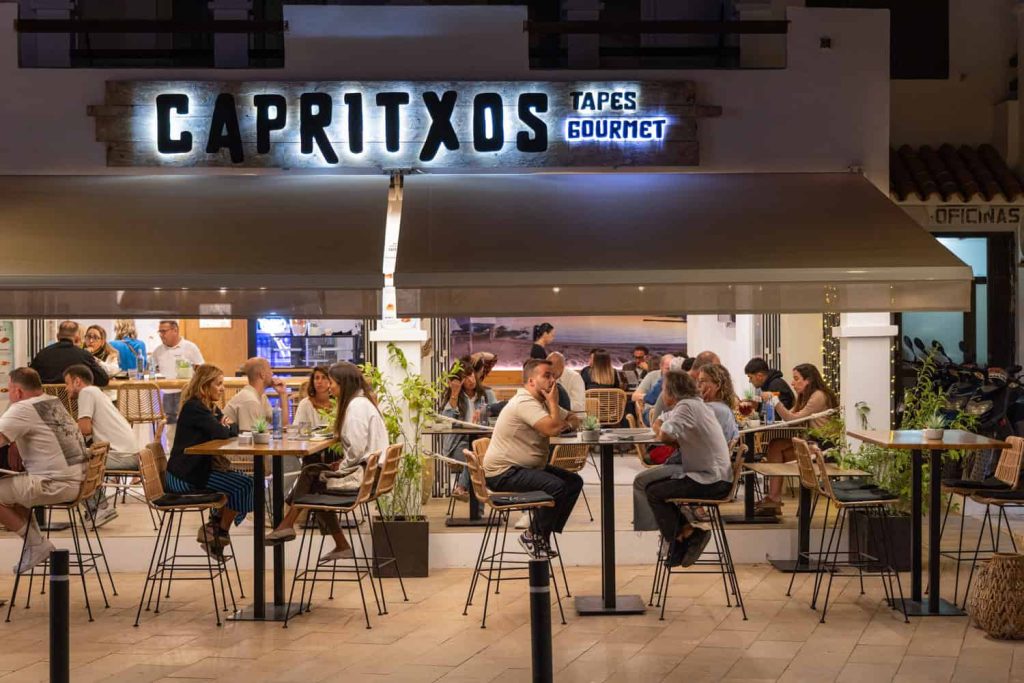 Capritxos tapas i pintxos A relaxed spot serving tapas and pintxos in Es Pujols, Formentera